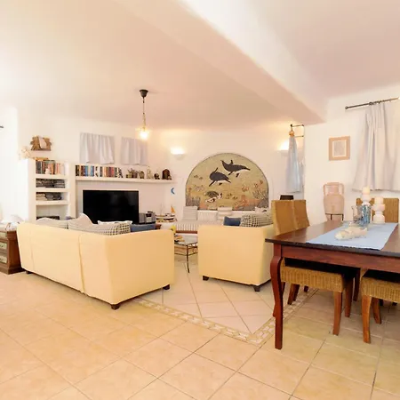 Callisto 1st And Ground Floor Apartamento Márpissa