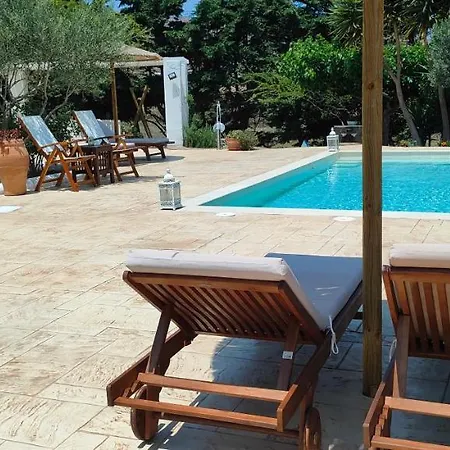 Callisto 1st And Ground Floor شقة Márpissa